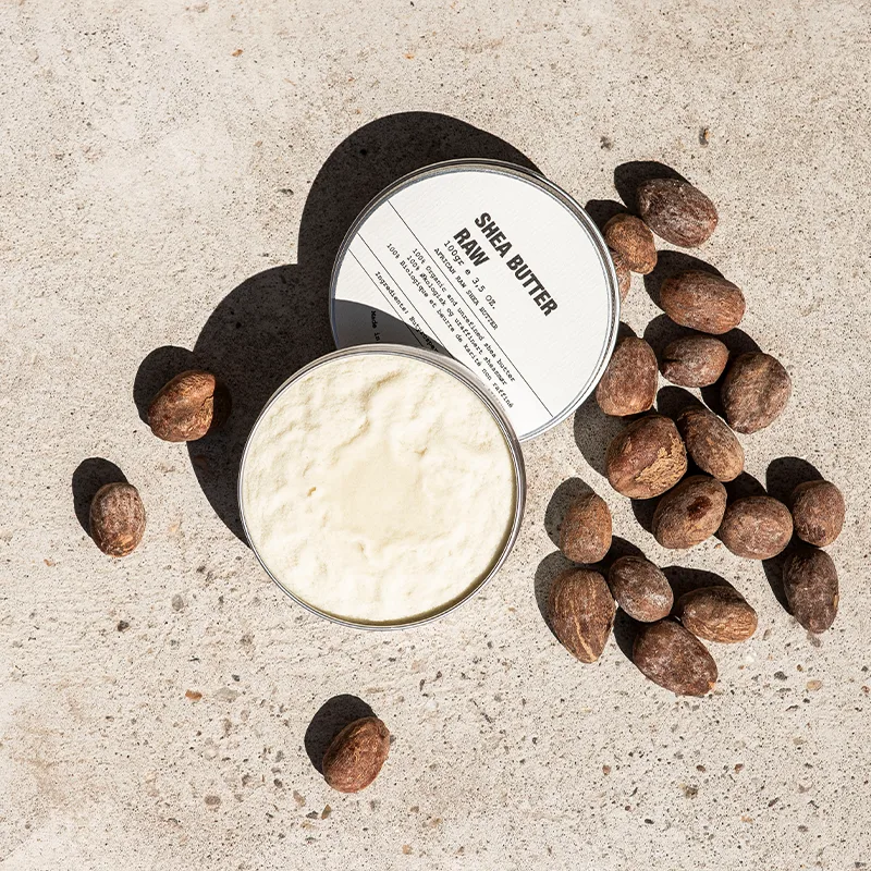 Rohe Sheabutter mit Sheanüssen