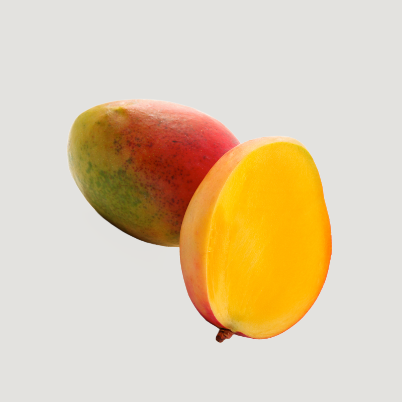 Frische Mango in der Mitte geschnitten
